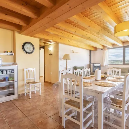Farm stay El Refugi De Rubinat