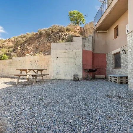 El Refugi De Rubinat Κατάλυμα σε φάρμα Sant Antolí y Vilanova